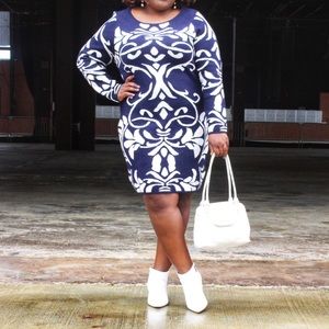 PLUS SIZE Sweaterdress Blue and White Damask Print